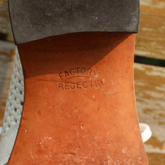 Vintage the Hartt Shoe White Perforated Leather Derby, Men's 9 D, Made in Canada - Picture 12 of 13